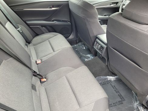 Used 2025 Toyota Camry LE FWD image 19