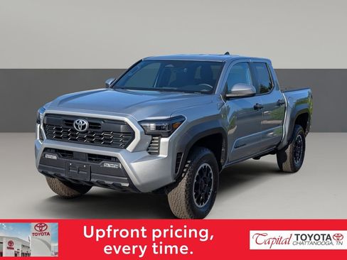 Used 2024 Toyota Tacoma TRD Off-Road AWD/4WD image 4