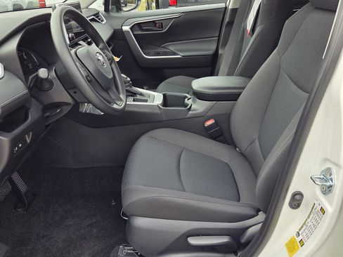 New 2025 Toyota RAV4 LE image 4