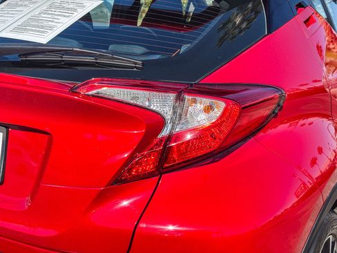 Certified 2022 Toyota C-HR XLE FWD image 8