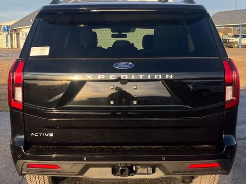 New 2025 Ford Expedition Active image 7