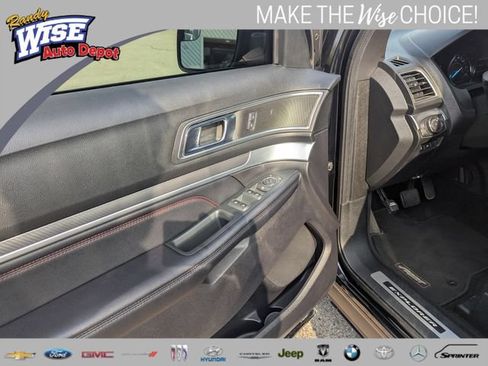 Used 2018 Ford Explorer Sport AWD/4WD image 10
