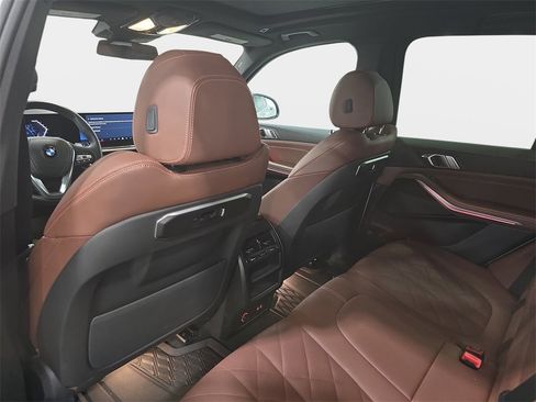 Certified 2025 BMW X5 xDrive40i w/ Parking Assistance Package image 11