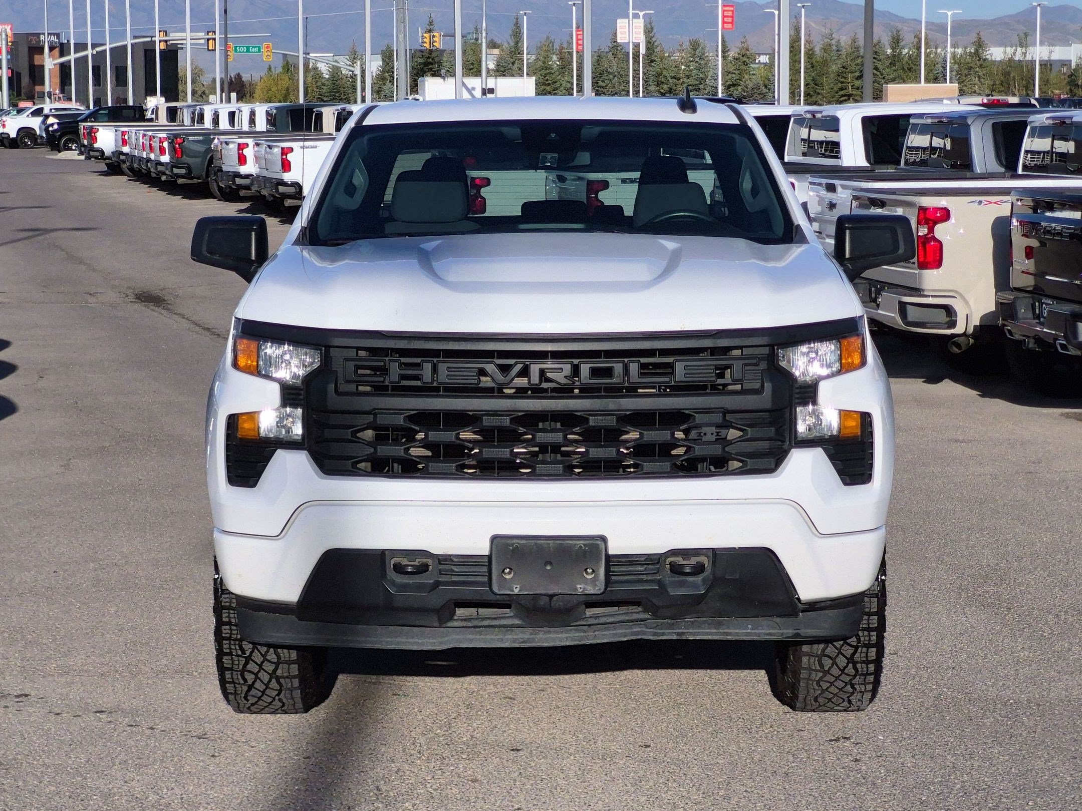 Used 2022 Chevrolet Silverado 1500 Custom w/ LPO, Dark Essentials Package AWD/4WD image 9