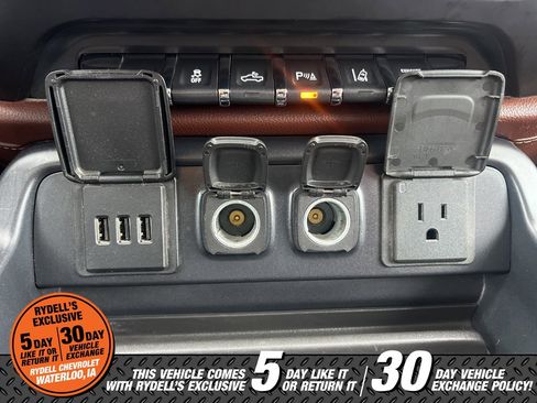 Used 2015 Chevrolet Silverado 2500 High Country w/ Duramax Plus Package image 32