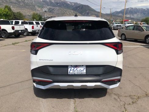 Used 2023 Kia Sportage LX AWD/4WD image 4