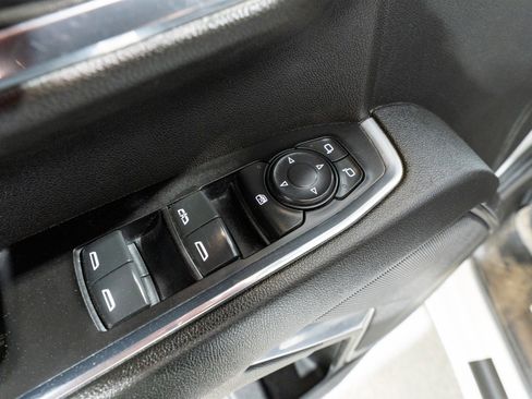 Used 2024 Chevrolet Silverado 2500 LT w/ Convenience Package image 15