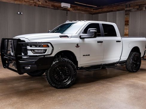 Used 2025 RAM 2500 Big Horn AWD/4WD image 5
