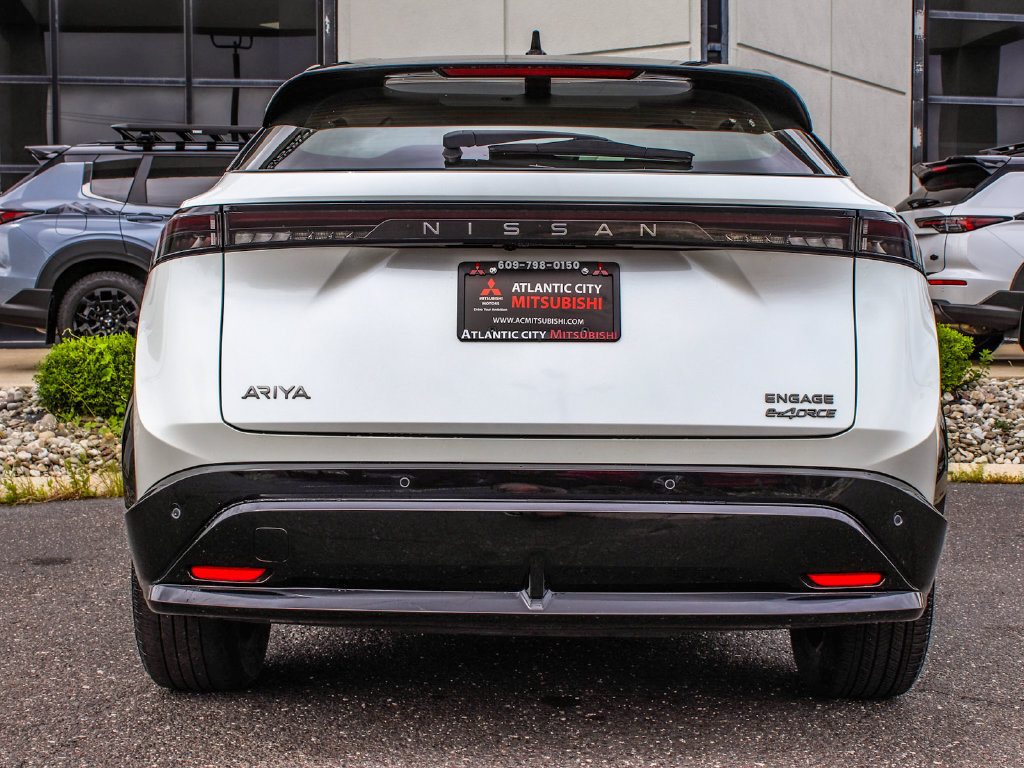 Used 2023 Nissan Ariya AWD image 5