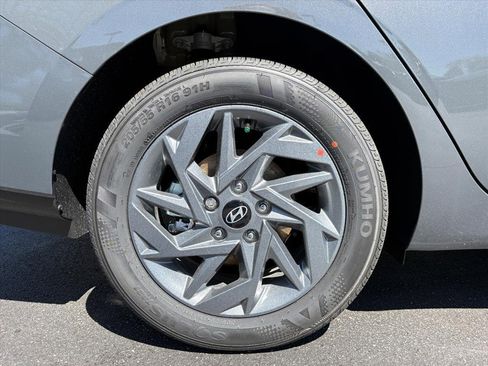 New 2026 Hyundai Elantra Hybrid FWD image 30