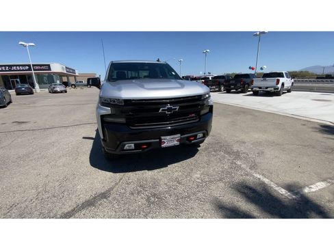 Used 2020 Chevrolet Silverado 1500 LT Trail Boss AWD/4WD image 3