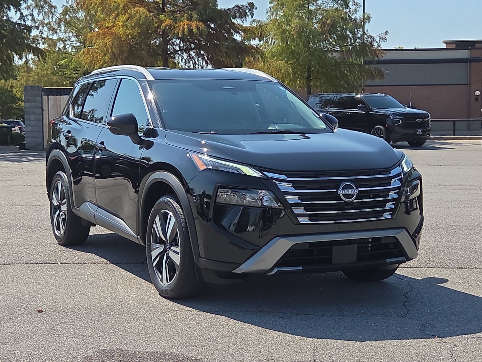 Used 2026 Nissan Rogue SL FWD image 1