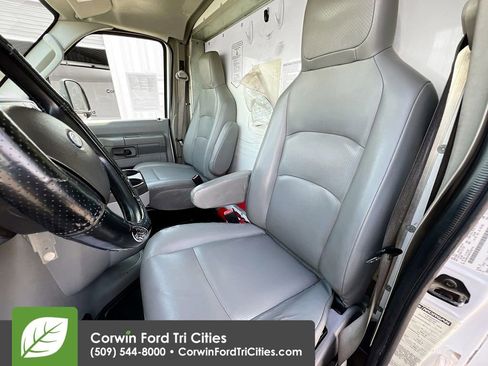 Used 2015 Ford E-350 and Econoline 350 Super Duty RWD image 17