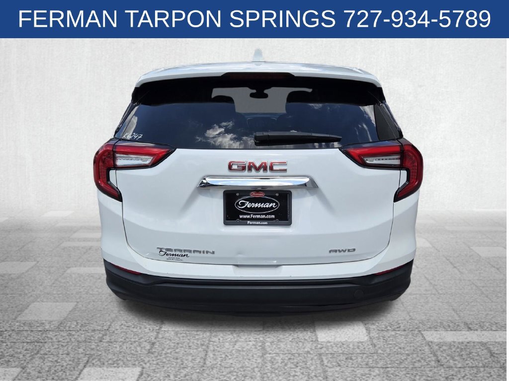 Used 2024 GMC Terrain SLE AWD/4WD image 13