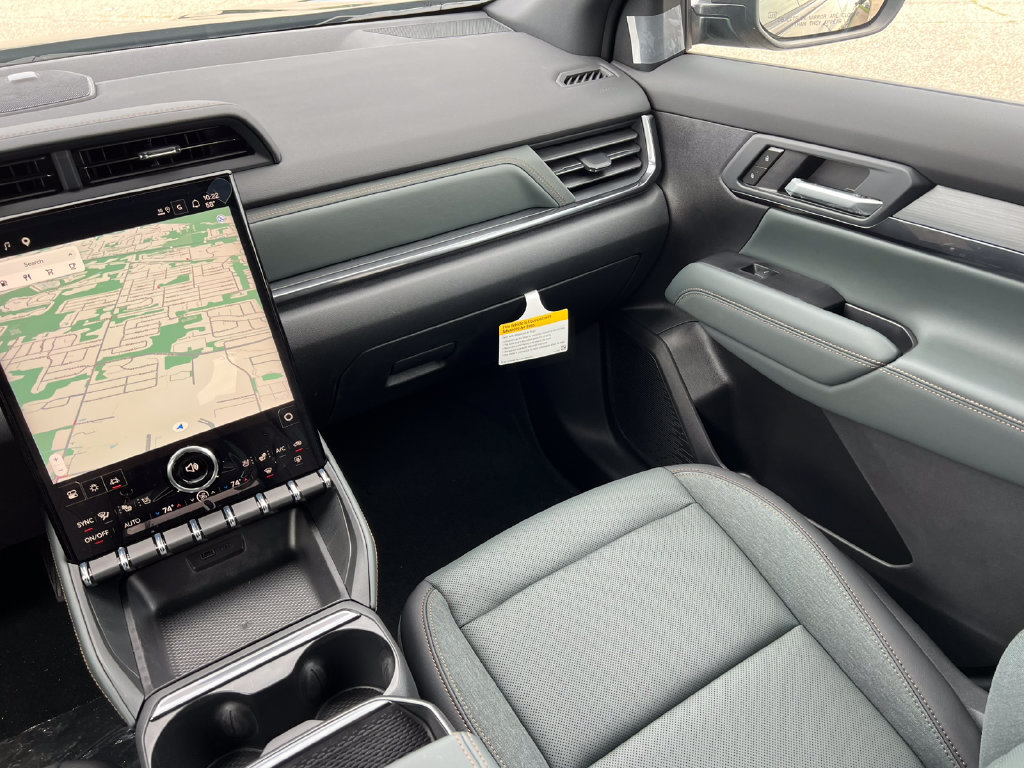 New 2027 GMC Terrain AT4 w/ Convenience Package III AWD/4WD image 29