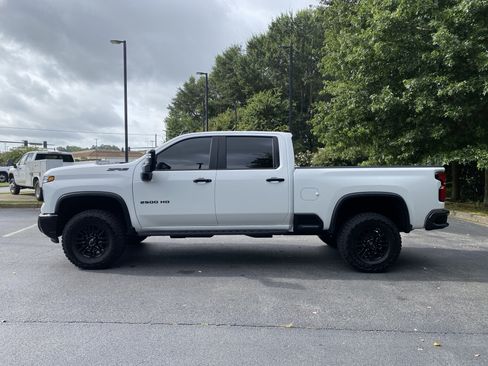 Used 2026 Chevrolet Silverado 2500 ZR2 w/ LPO, Dark Essentials Package AWD/4WD image 6