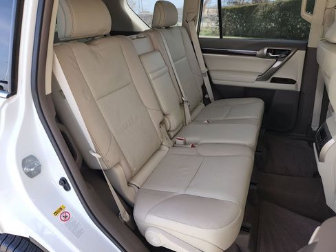 Used 2014 Lexus GX 460 w/ Premium Package image 15