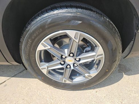 Used 2025 Chevrolet Blazer LT FWD image 25