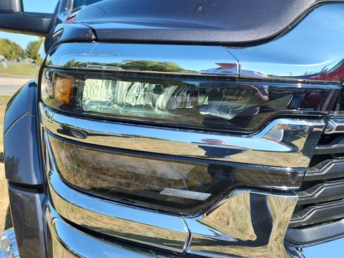 New 2026 RAM 5500 4x4 Crew Cab image 25