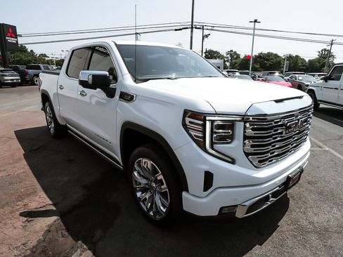 Used 2024 GMC Sierra 1500 Denali w/ Denali Reserve Package AWD/4WD image 3