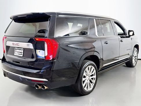 Used 2023 GMC Yukon XL Denali AWD/4WD image 4