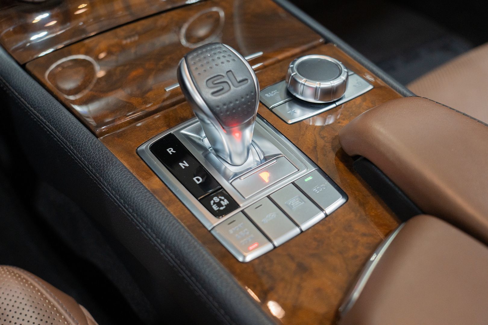Used 2013 Mercedes-Benz SL 550 image 39