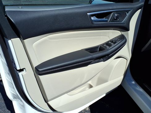 Certified 2024 Ford Edge Titanium AWD/4WD image 8