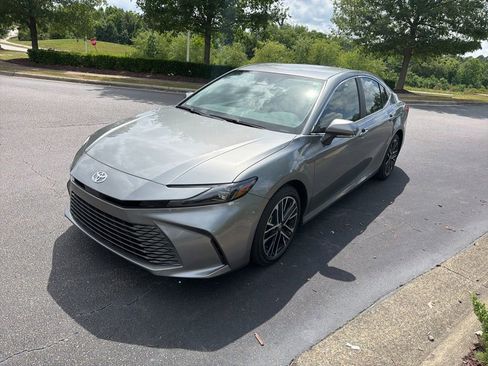 Used 2026 Toyota Camry XLE FWD image 1