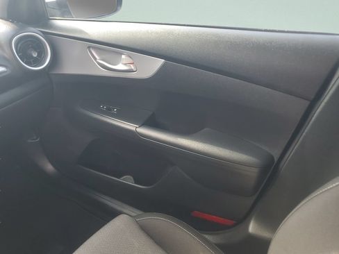 Used 2023 Kia Forte LXS w/ LXS Technology Package FWD image 13