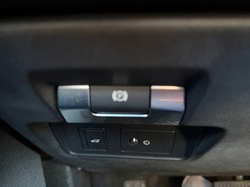 Used 2020 Land Rover Range Rover Evoque S image 18