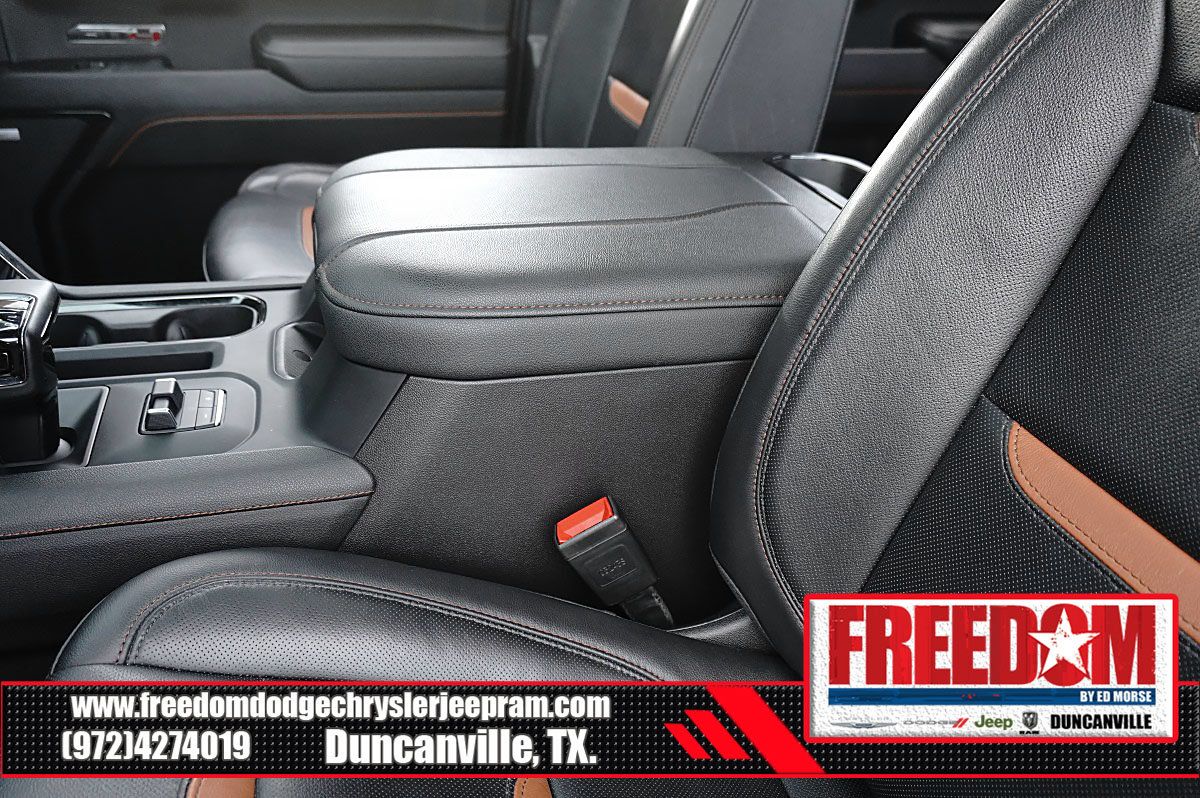 Used 2024 GMC Sierra 1500 AT4 w/ Technology Package AWD/4WD image 35