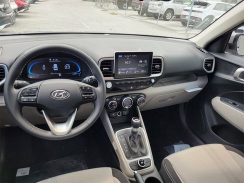 New 2025 Hyundai Venue SEL image 29