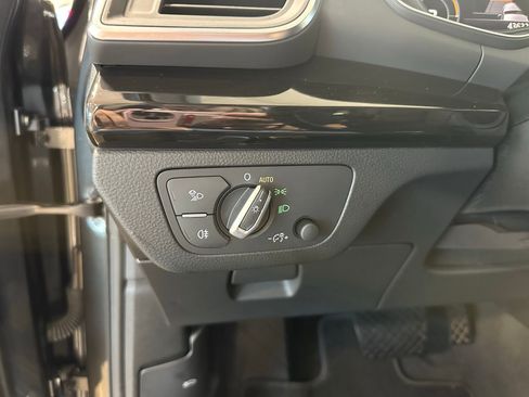 Used 2020 Audi Q5 e Premium Plus w/ Premium Plus Package image 24