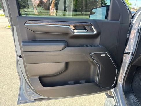 Used 2024 GMC Sierra 1500 Elevation w/ Preferred Package AWD/4WD image 17