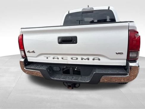 Used 2020 Toyota Tacoma SR5 image 8