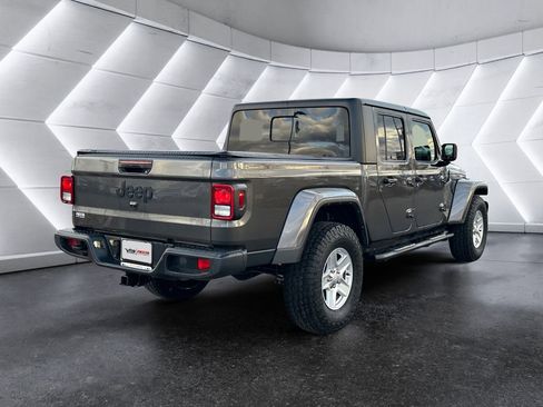 Used 2022 Jeep Gladiator Sport image 4