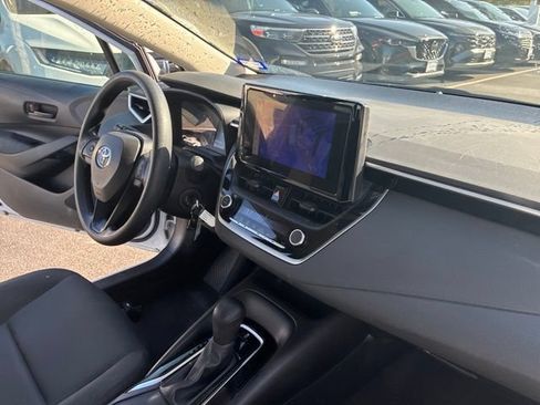 Used 2024 Toyota Corolla LE FWD image 31