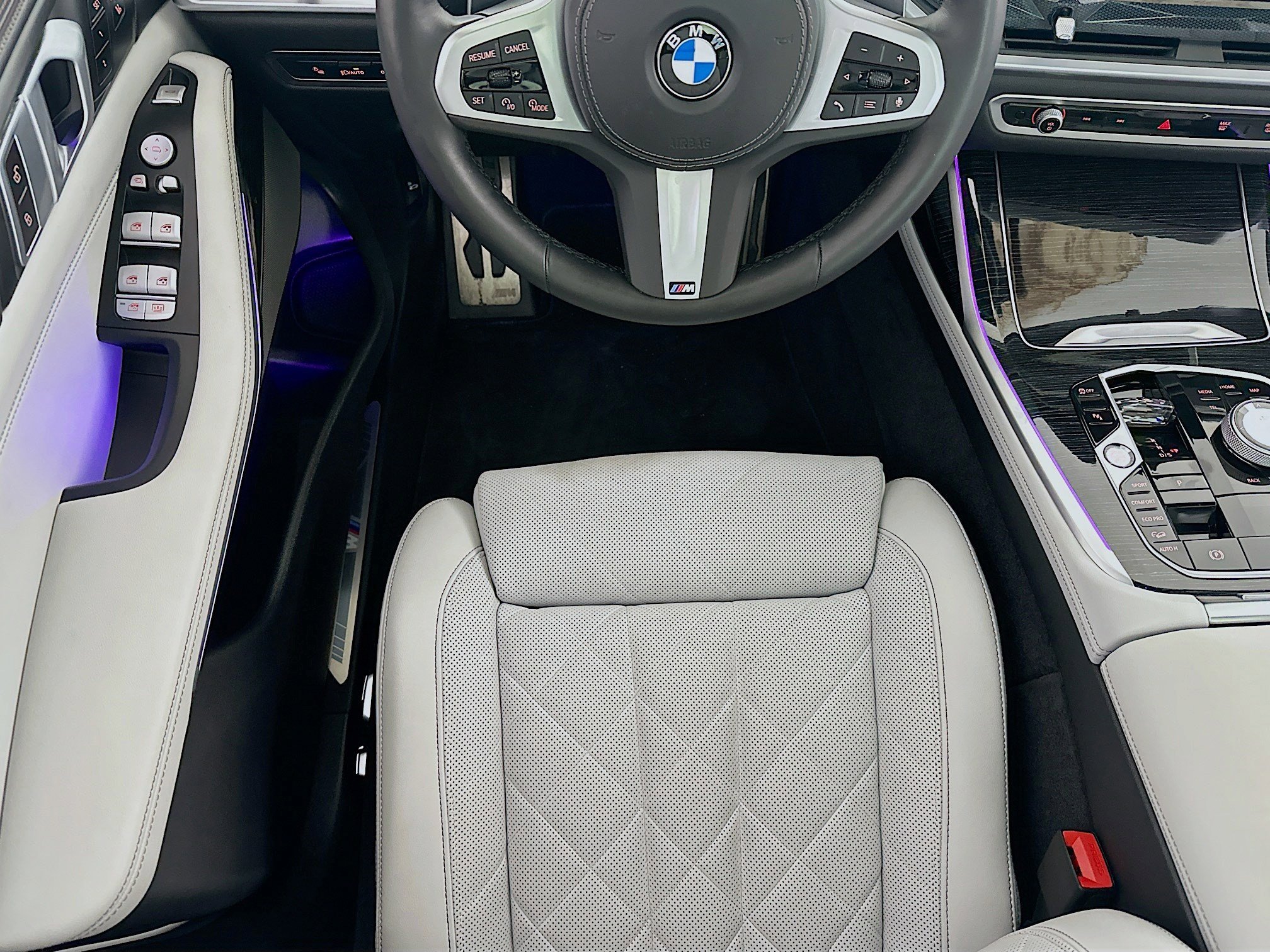 Used 2024 BMW X7 xDrive40i w/ Executive Package AWD/4WD image 21