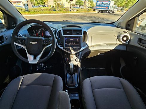 Used 2020 Chevrolet Sonic LT image 18