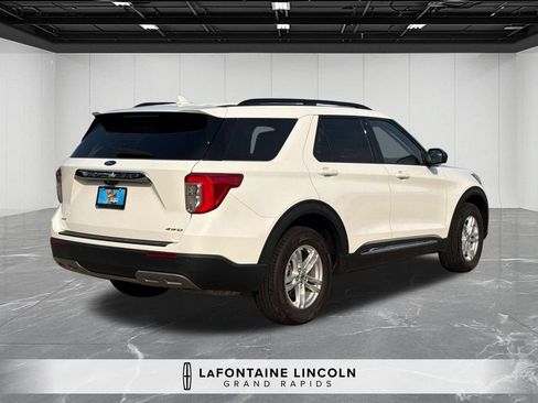 Used 2023 Ford Explorer XLT w/ Equipment Group 202A AWD/4WD image 5