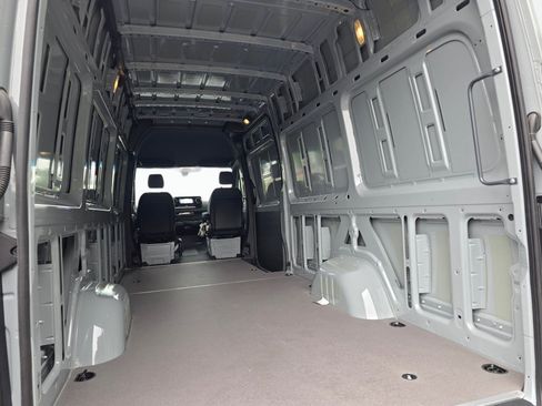 New 2026 Mercedes-Benz Sprinter 2500 image 19