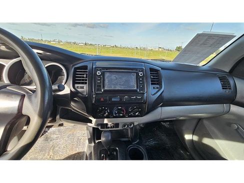Used 2014 Toyota Tacoma 2WD Regular Cab image 16