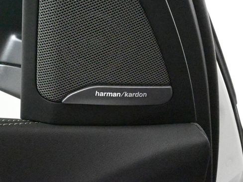 Used 2025 BMW X7 xDrive40i w/ Premium Package image 31