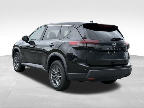 Used 2024 Nissan Rogue S AWD/4WD image 3