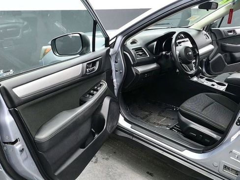 Used 2018 Subaru Outback 2.5i Premium image 16