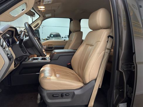 Used 2016 Ford F250 Lariat w/ Chrome Package AWD/4WD image 4