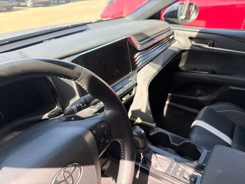 Used 2025 Toyota Camry SE FWD image 7