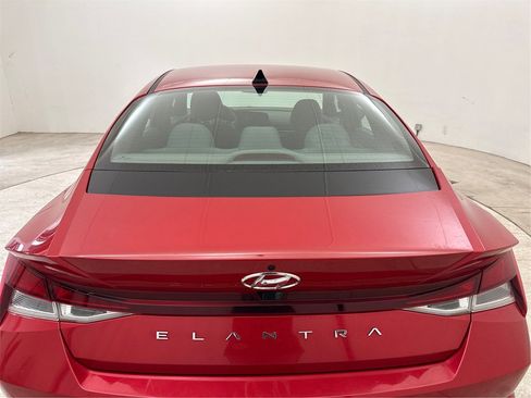 Used 2021 Hyundai Elantra SEL image 22