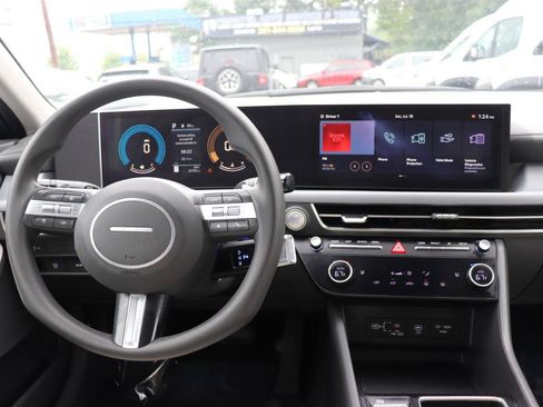 Used 2025 Hyundai Sonata SEL FWD image 17