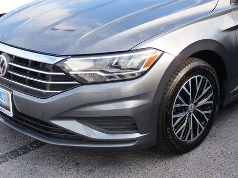 Used 2019 Volkswagen Jetta SE w/ Cold Weather Package image 3